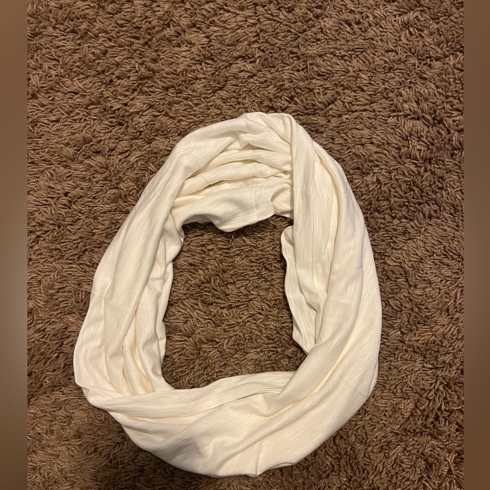 Women’s scarf